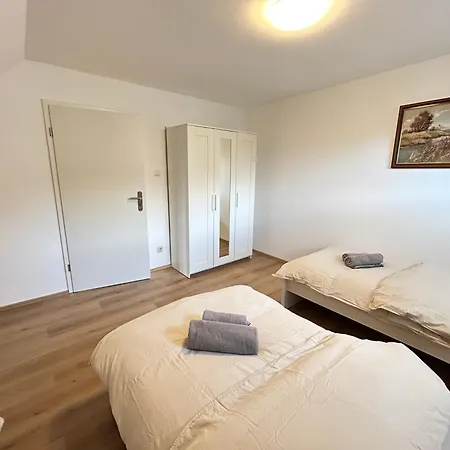 Apartment & Monteurwohnung *